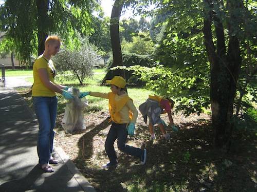 saronno puliamo il mondo 2011