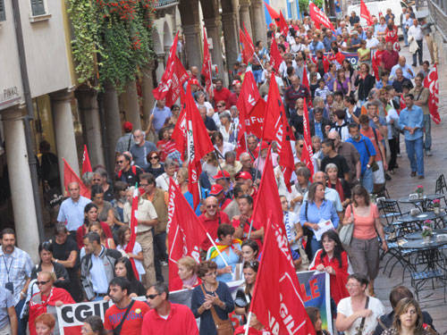 sciopero generale cgil piazza monte grappa 2011