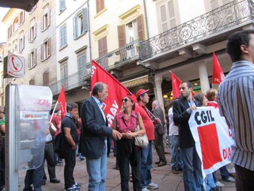 sciopero generale cgil piazza monte grappa 2011