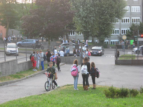scuola inizio anno 2011 2012 primo giorno studenti