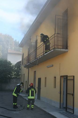 incendio cgil tradate ottobre 2011