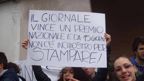 protesta liceo manzoni scuola varese ottobre 2011