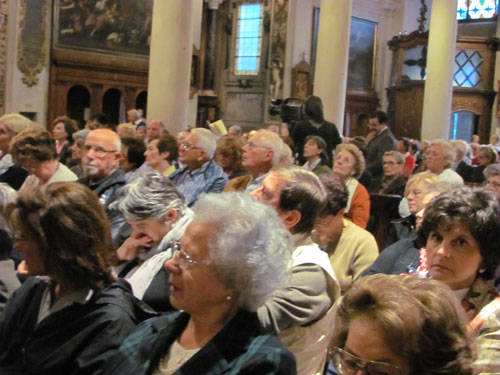 scola pubblico chiesa