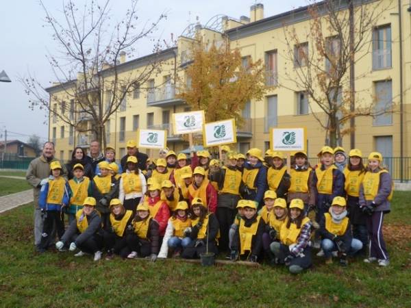 Festa dell'albero a Venegono (inserita in galleria)
