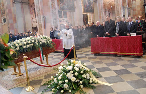 funerali marco sartori busto arsizio 