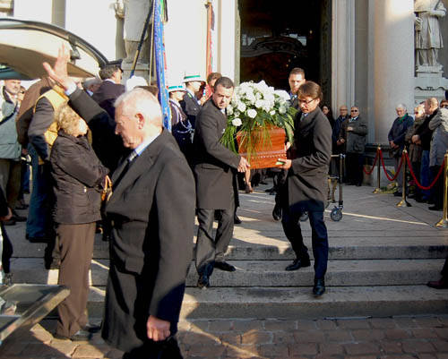 funerali marco sartori busto arsizio maroni cota renzo bossi marantelli reguzzoni farioli