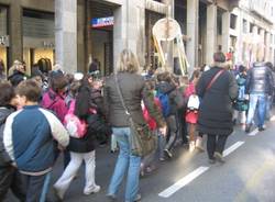 La marcia dei bambini (inserita in galleria)