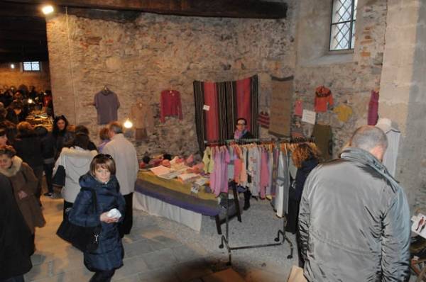 Mercatino di Casalzuigno (inserita in galleria)