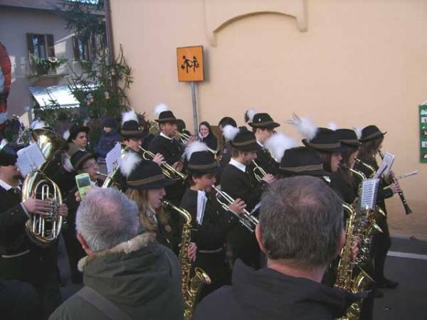 Mercatino patriottico a Galliate (inserita in galleria)