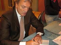 presentazione libro biografia dino meneghn novembre 2011