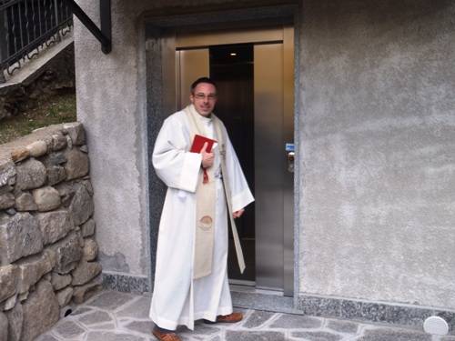 A Brenta si va in chiesa in ascensore (inserita in galleria)