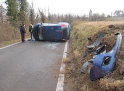 Auto ribaltata a Brunello (inserita in galleria)