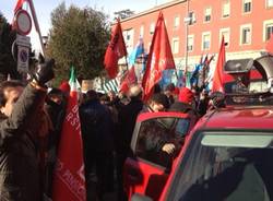 Cgil, Cisl e Uil contro la manovra (inserita in galleria)