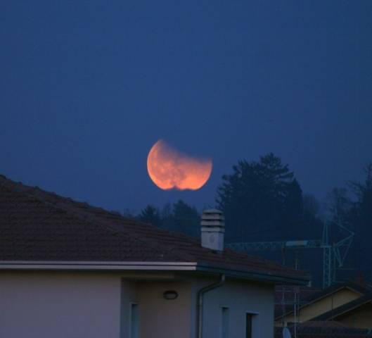 Eclissi di Luna (inserita in galleria)