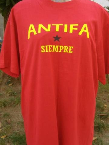Felpe e t-shirt fuori di testa (inserita in galleria)
