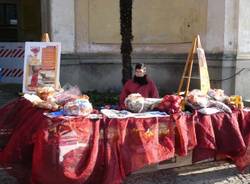 Mercatino della solidarietà a Brinzio (inserita in galleria)