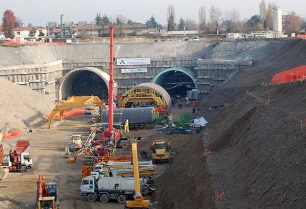 Messa nel tunnel di Pedemontana (inserita in galleria)