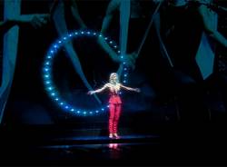 Michelle Hunziker fa ridere il Teatro (inserita in galleria)
