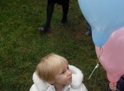 Palloncini in cielo per l'asilo nido (inserita in galleria)