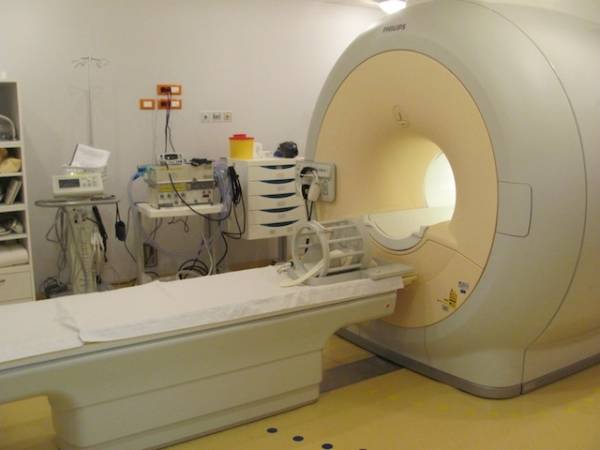 Risonanza magnetica a Tradate (inserita in galleria)