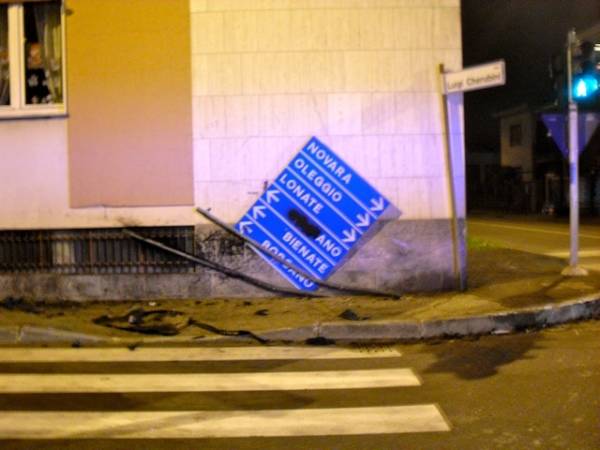 Schianto a Busto in via Magenta, un morto (inserita in galleria)