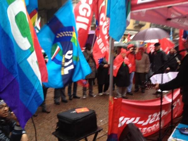 Sindacati in sciopero a Varese (inserita in galleria)