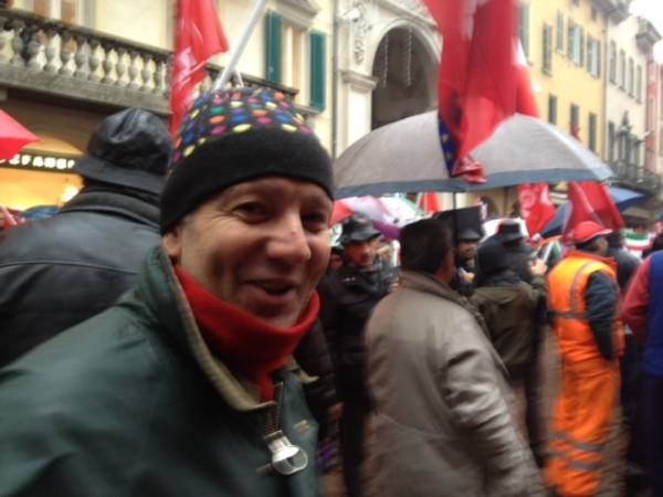 Sindacati in sciopero a Varese (inserita in galleria)