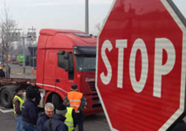 apertura blocco tir hupac