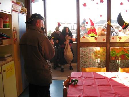 Befana in pediatria (inserita in galleria)