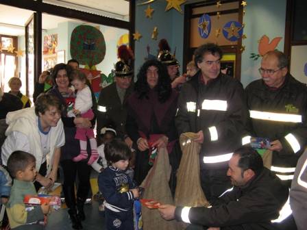 Befana in pediatria (inserita in galleria)