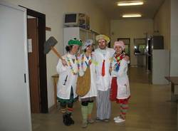 clown di corsia stringhe colorate