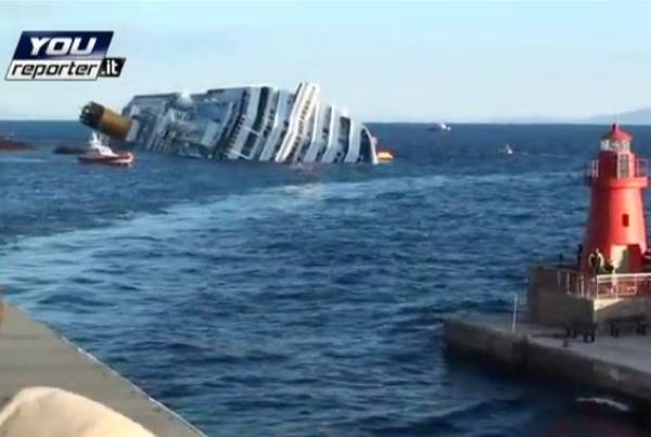 Costa Concordia sempre più in difficoltà (inserita in galleria)