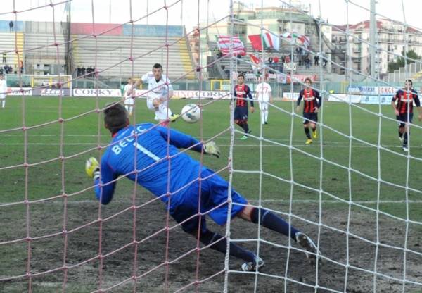 Crotone - Varese 1-2 (inserita in galleria)