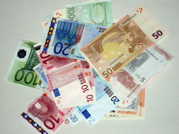 Dalla lira all'euro (inserita in galleria)