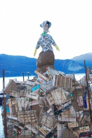 Falò della befana a Laveno (inserita in galleria)
