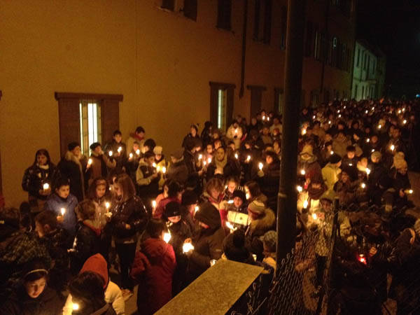 Fiaccolata per Mattia (inserita in galleria)