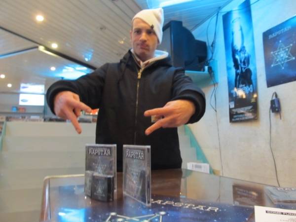 Il rapper Clementino arriva in città  (inserita in galleria)