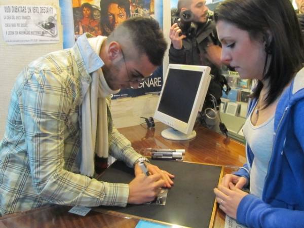 Il rapper Emis Killa a Varese (inserita in galleria)