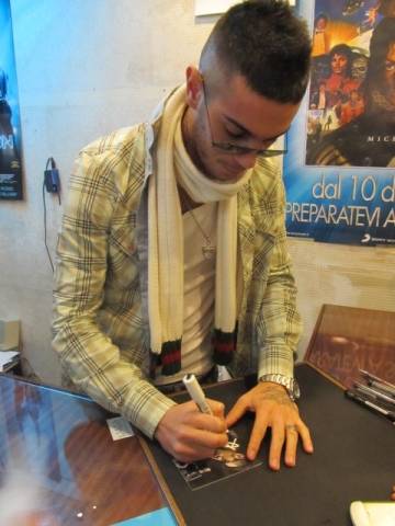 Il rapper Emis Killa a Varese (inserita in galleria)