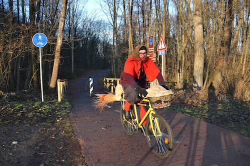La Befana sulla ciclabile (inserita in galleria)