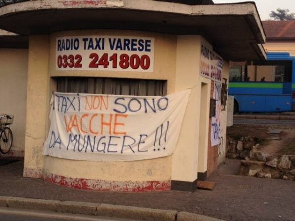 La protesta dei tassisti (inserita in galleria)