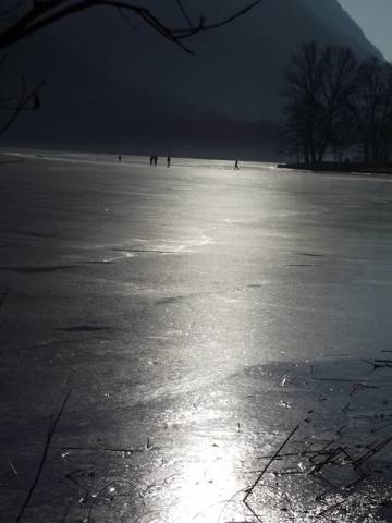 Lago di ghirla ghiacciato (inserita in galleria)