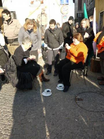 Palio di Orino, la gara di cucito (inserita in galleria)