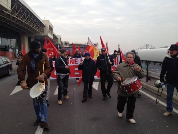 Sciopero a Malpensa (inserita in galleria)