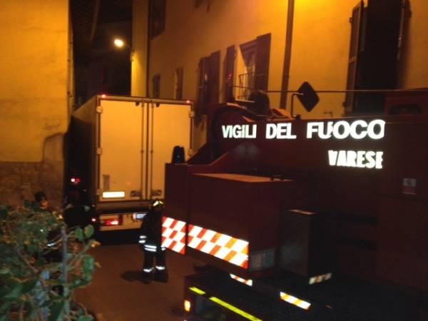 camion bloccato via walder 2012 (per gallerie fotografiche)