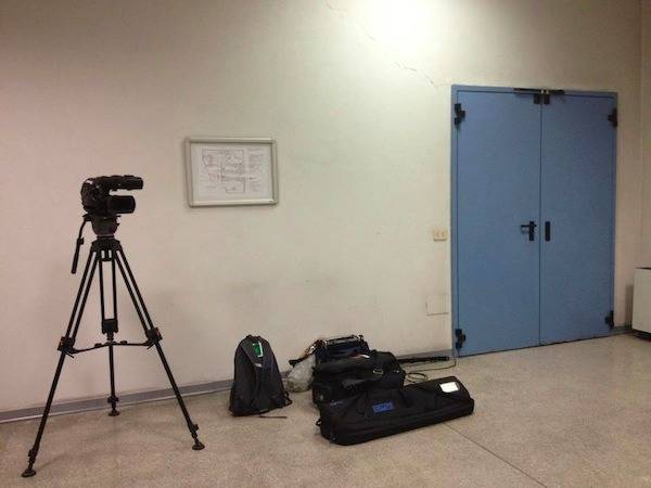 Caso Uva, il presidio davanti al tribunale (inserita in galleria)