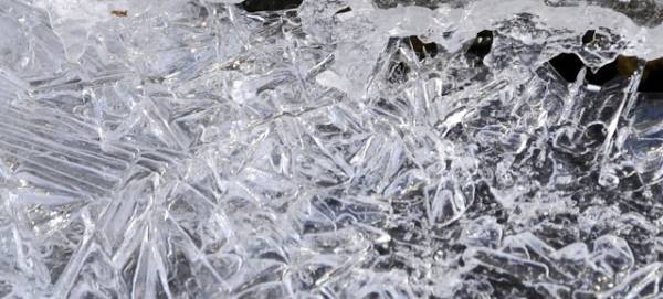 Ghiaccio e neve alla prima cascata di Cittiglio (inserita in galleria)