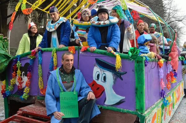 I carri del Carnevale a Busto (inserita in galleria)