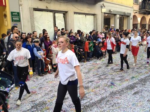La sfilata di carnevale a Varese/2 (inserita in galleria)