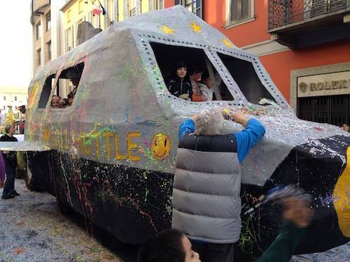 La sfilata di carnevale a Varese/2 (inserita in galleria)